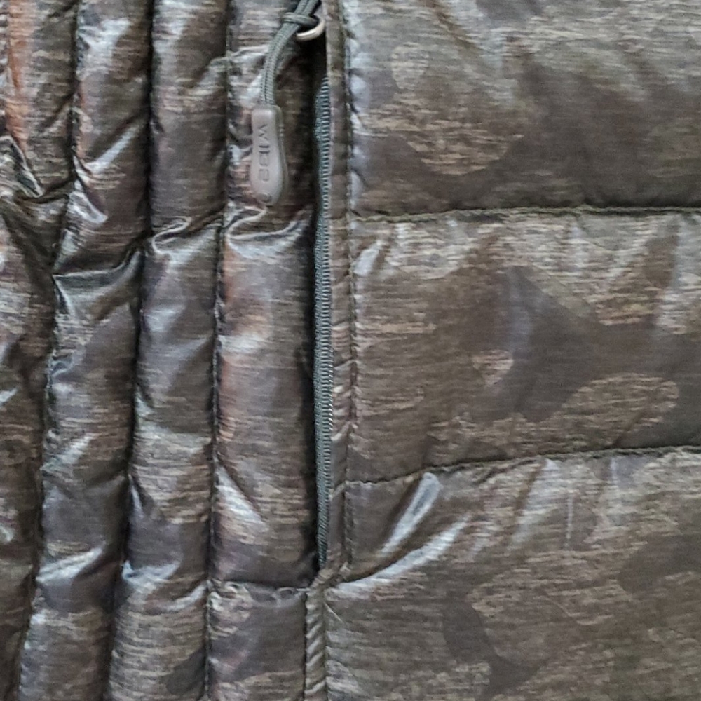 Vest - Picture 3 of 4
